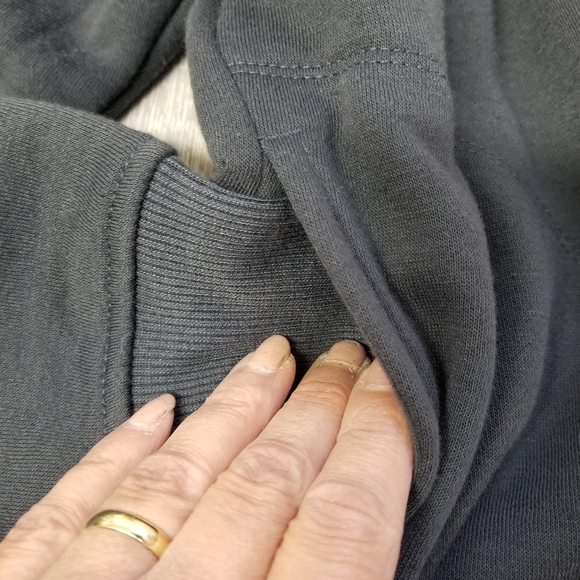 Activewear sweatshirt with pockets - Picture 7 of 8